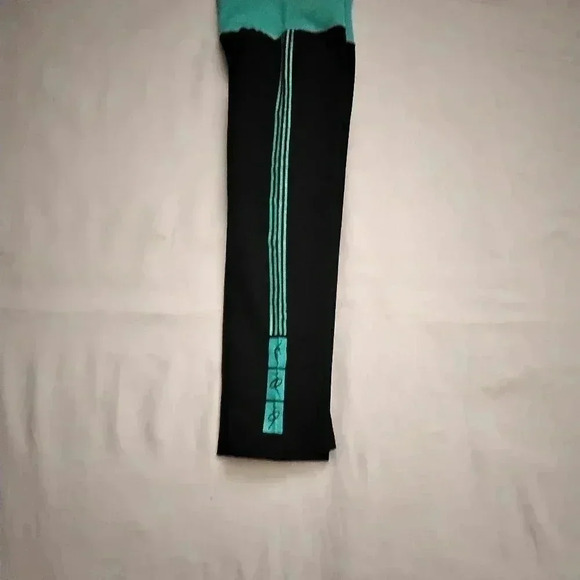 Amazing Sports Capri Workout Leggings NWT - Picture 2 of 3